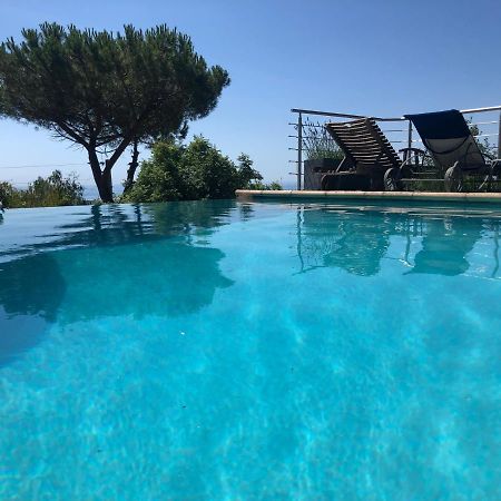 Aux Balcons du Riou avec vue mer 180 degrés Vence Exterior foto