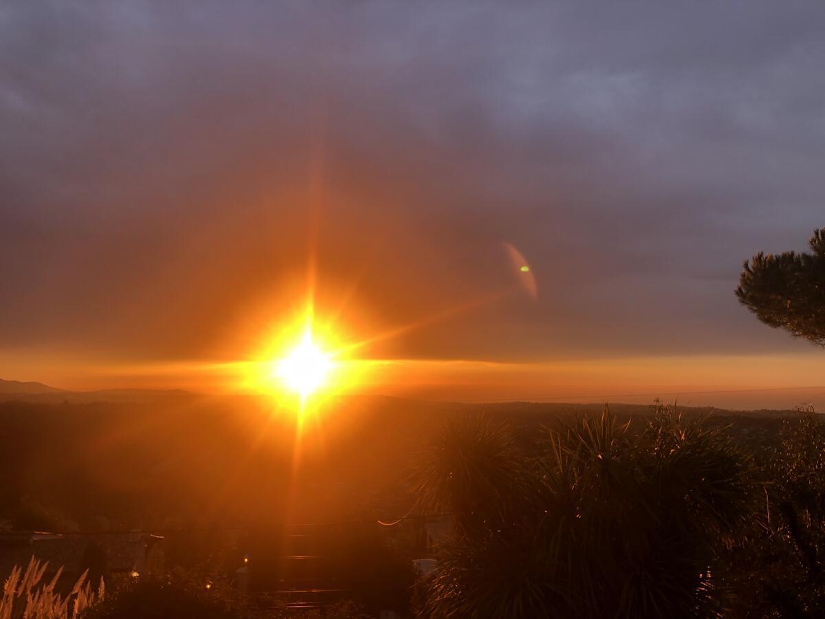 Aux Balcons du Riou avec vue mer 180 degrés Vence Exterior foto